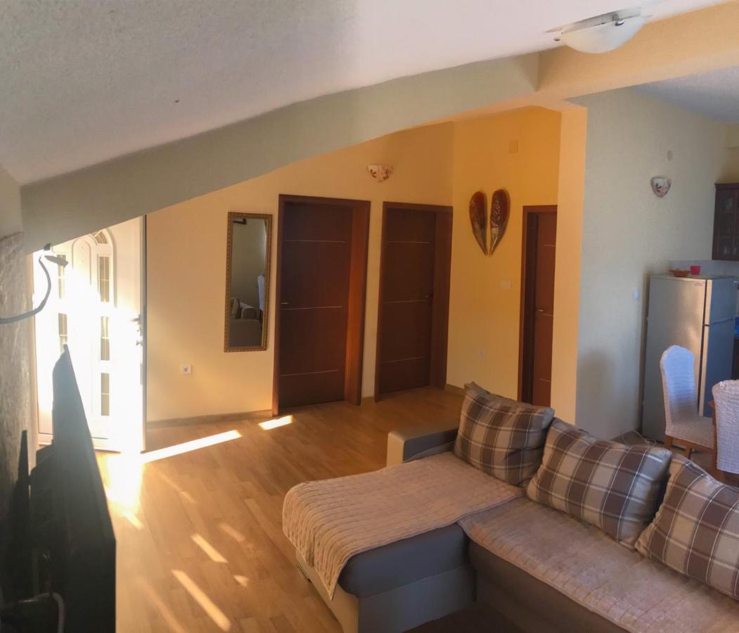 Jovana -- Porodicni Apartmani Igalo Herceg Novi Esterno foto