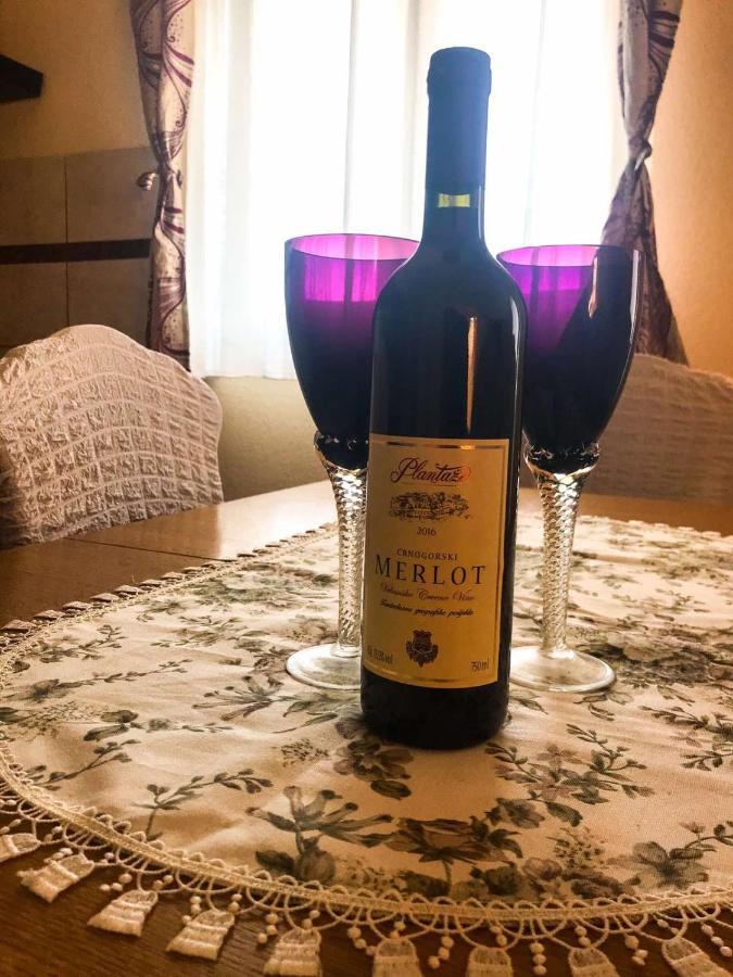 Jovana -- Porodicni Apartmani Igalo Herceg Novi Esterno foto
