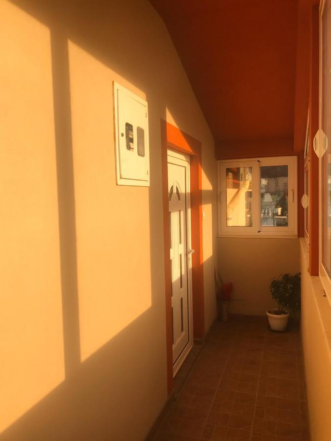 Jovana -- Porodicni Apartmani Igalo Herceg Novi Esterno foto