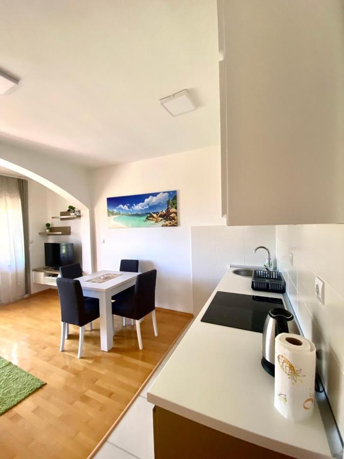 Jovana -- Porodicni Apartmani Igalo Herceg Novi Esterno foto