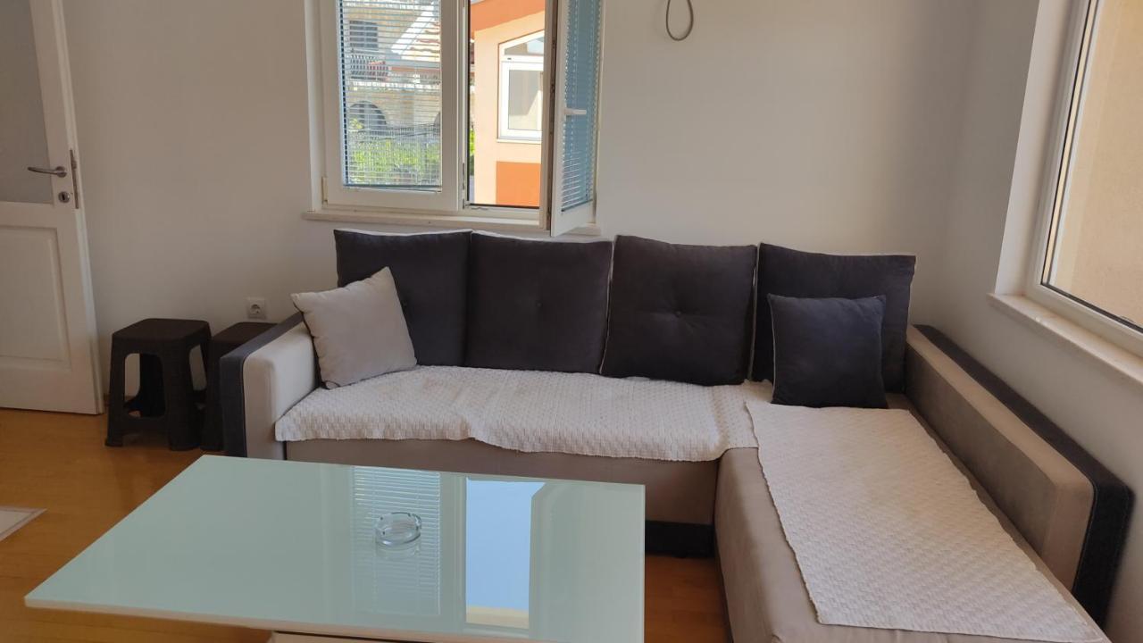 Jovana -- Porodicni Apartmani Igalo Herceg Novi Esterno foto